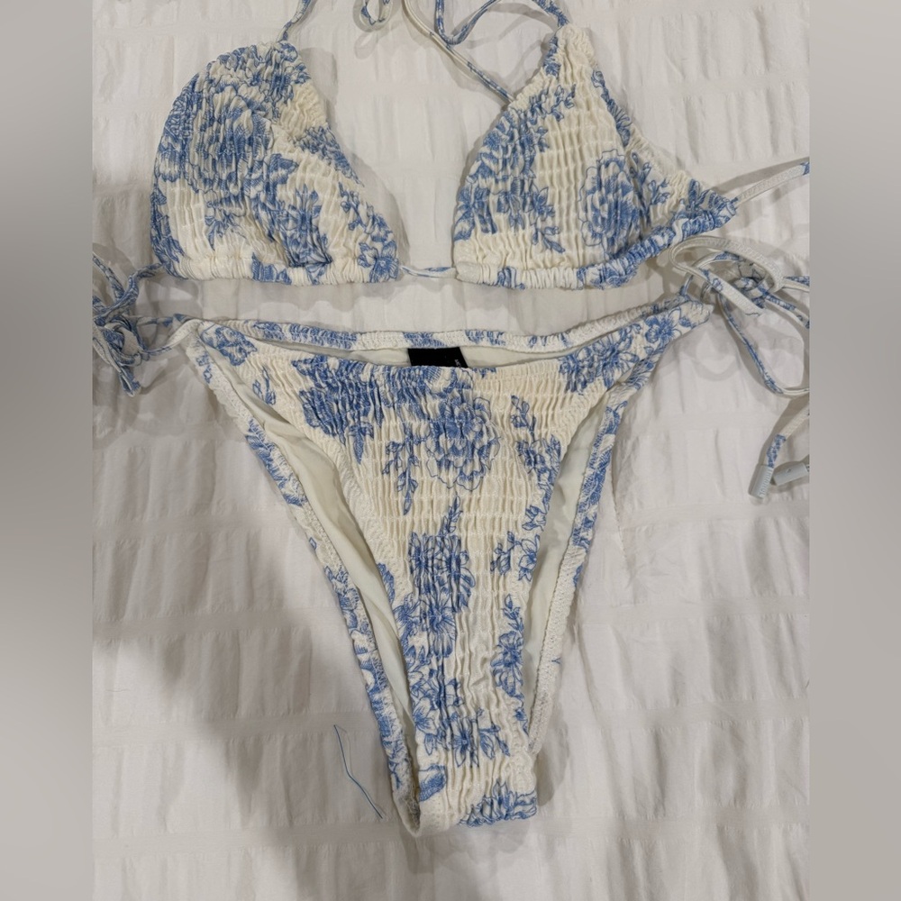 Triangl swimsuit XL top, medium bottoms